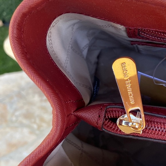 NWT Michael Kors LG EW Leather tote handbag - Picture 7 of 10